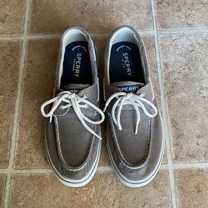Men’s gray Sperry boat shoes